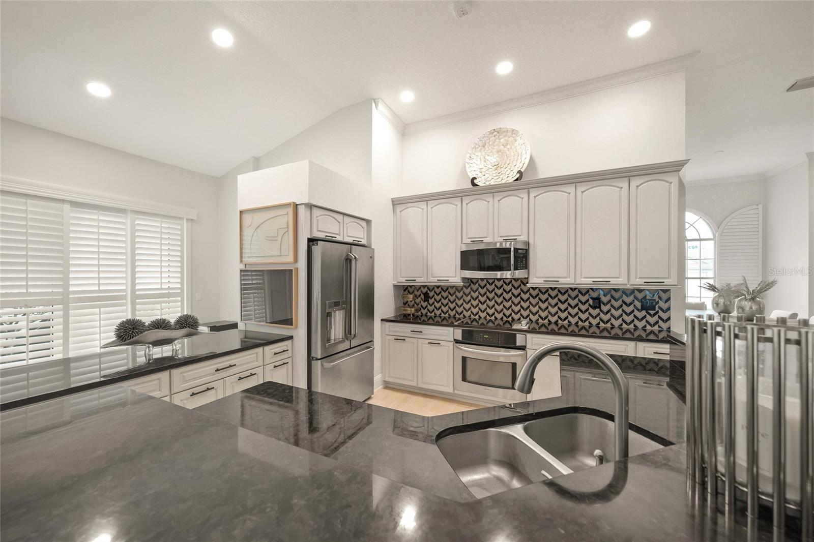 Image 18 of 74 For 6660 Saint James Crossing