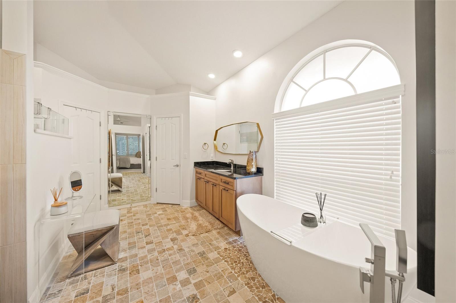 Image 29 of 74 For 6660 Saint James Crossing