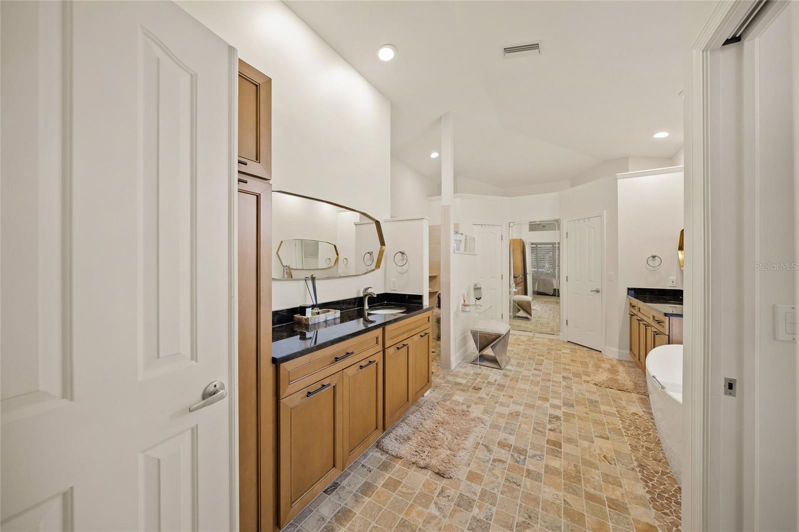 Image 30 of 74 For 6660 Saint James Crossing