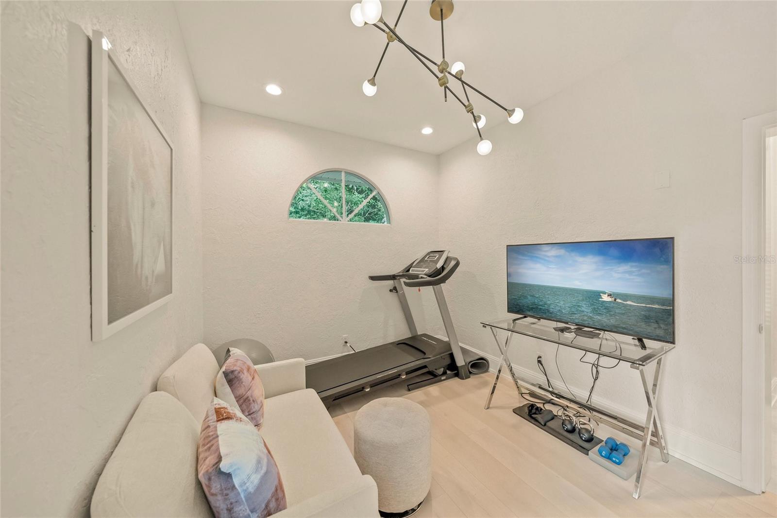 Image 36 of 74 For 6660 Saint James Crossing