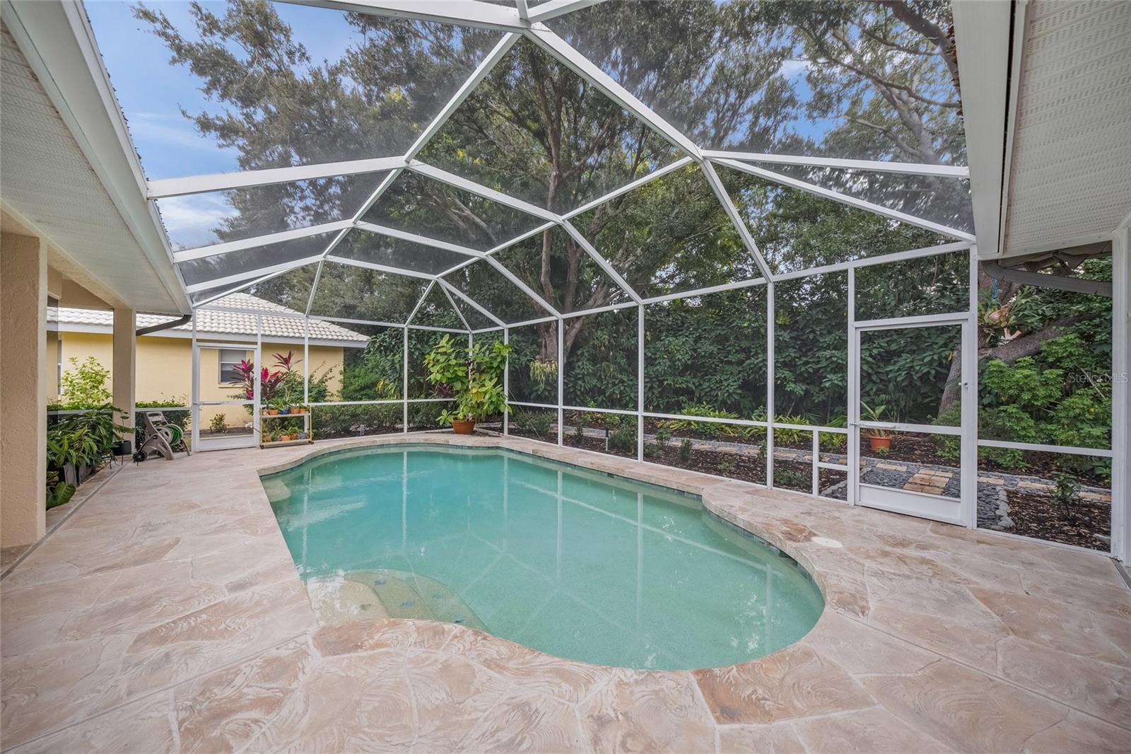 Image 42 of 74 For 6660 Saint James Crossing