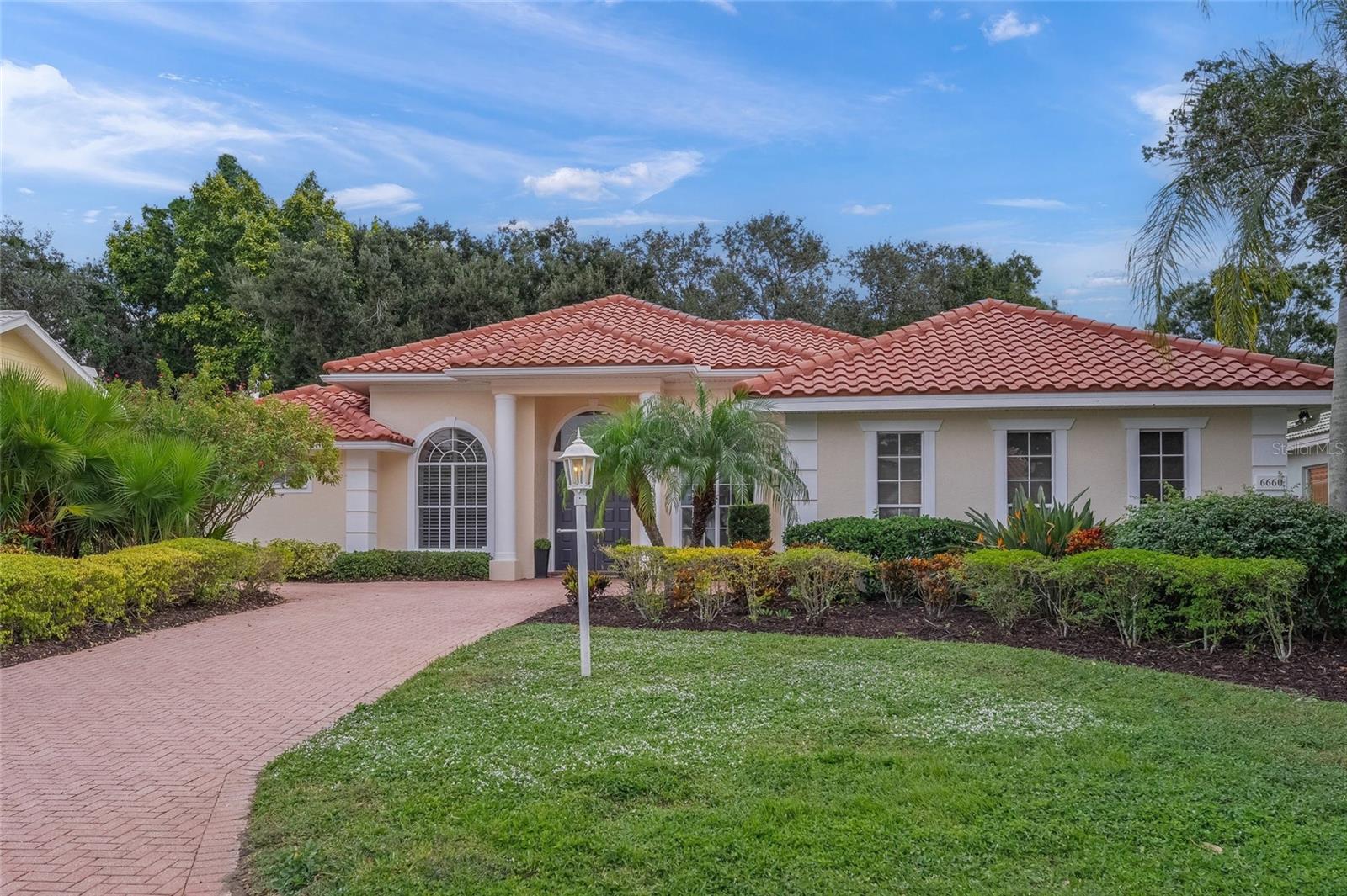 Image 5 of 74 For 6660 Saint James Crossing