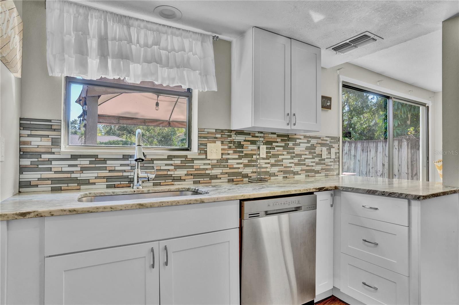 Image 15 of 40 For 4021 Olive Avenue