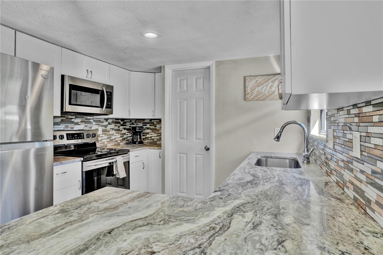 Image 16 of 40 For 4021 Olive Avenue