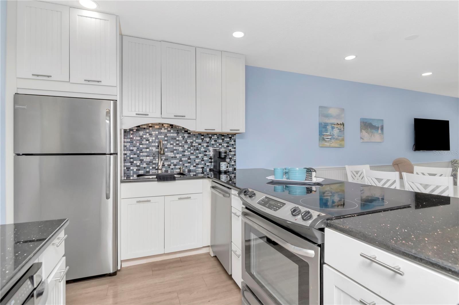 Image 15 of 78 For 4390 Exeter Drive 305