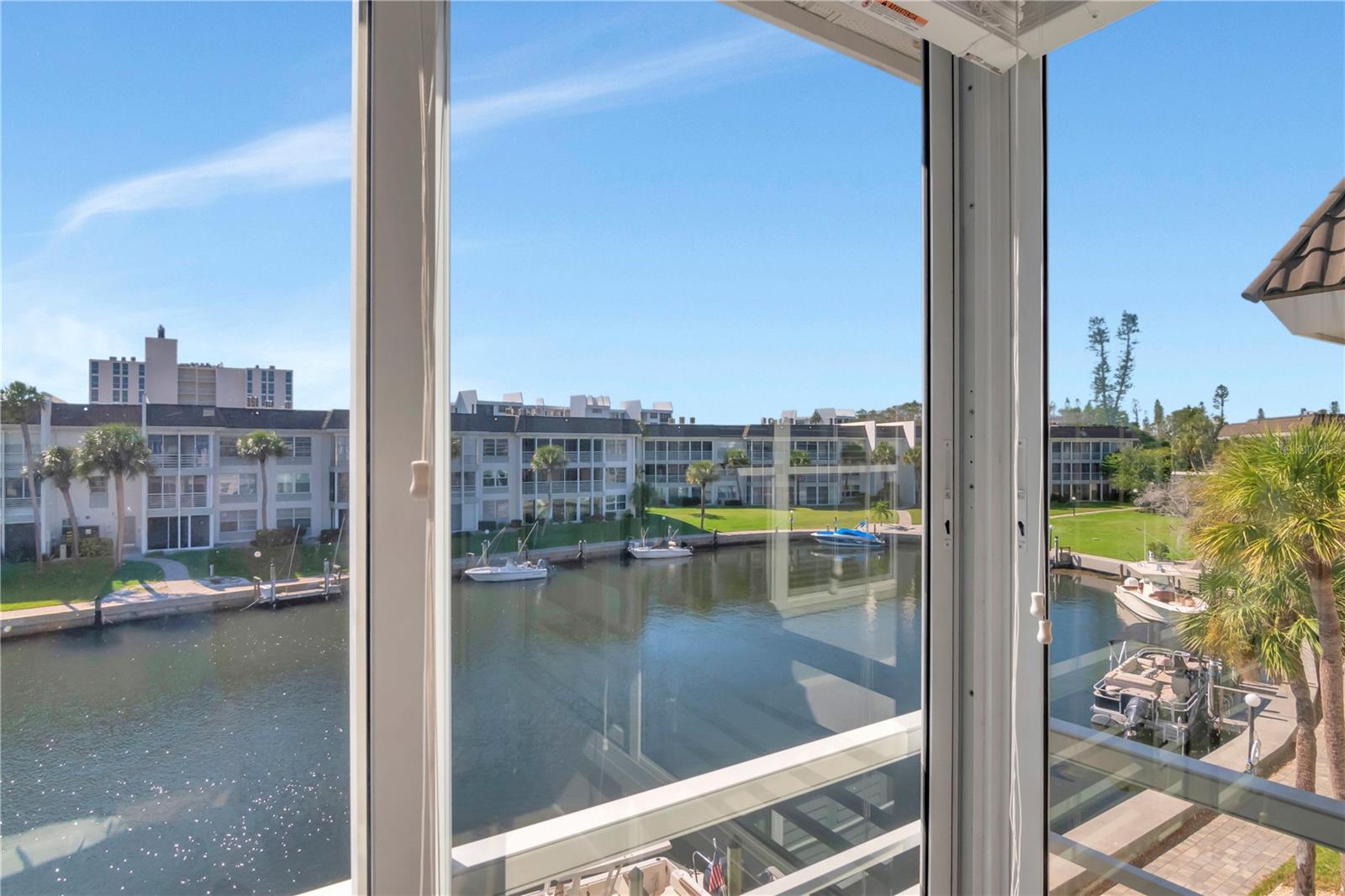 Image 26 of 78 For 4390 Exeter Drive 305