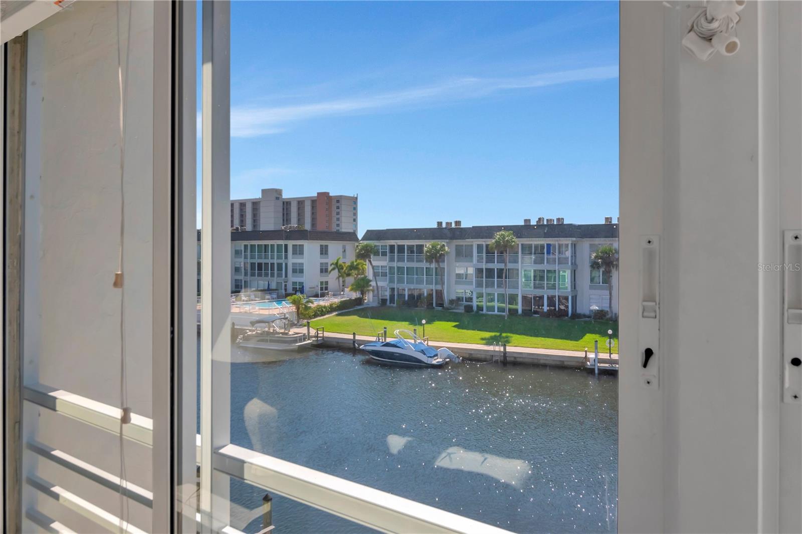 Image 6 of 78 For 4390 Exeter Drive 305