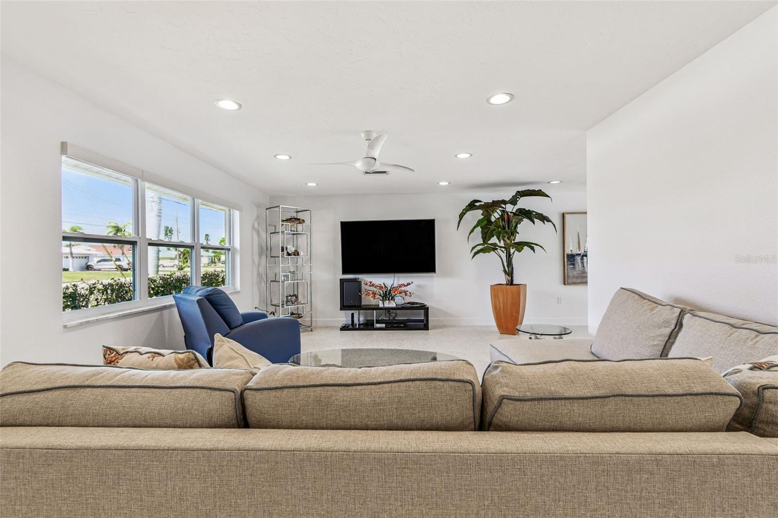 Image 12 of 94 For 4911 Bimini Drive