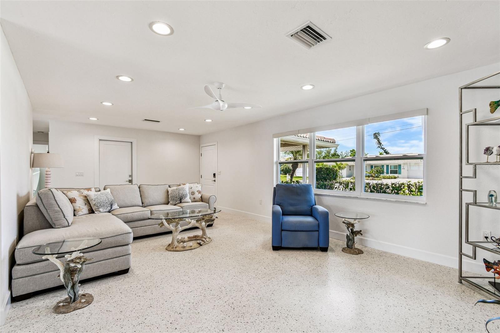 Image 14 of 94 For 4911 Bimini Drive