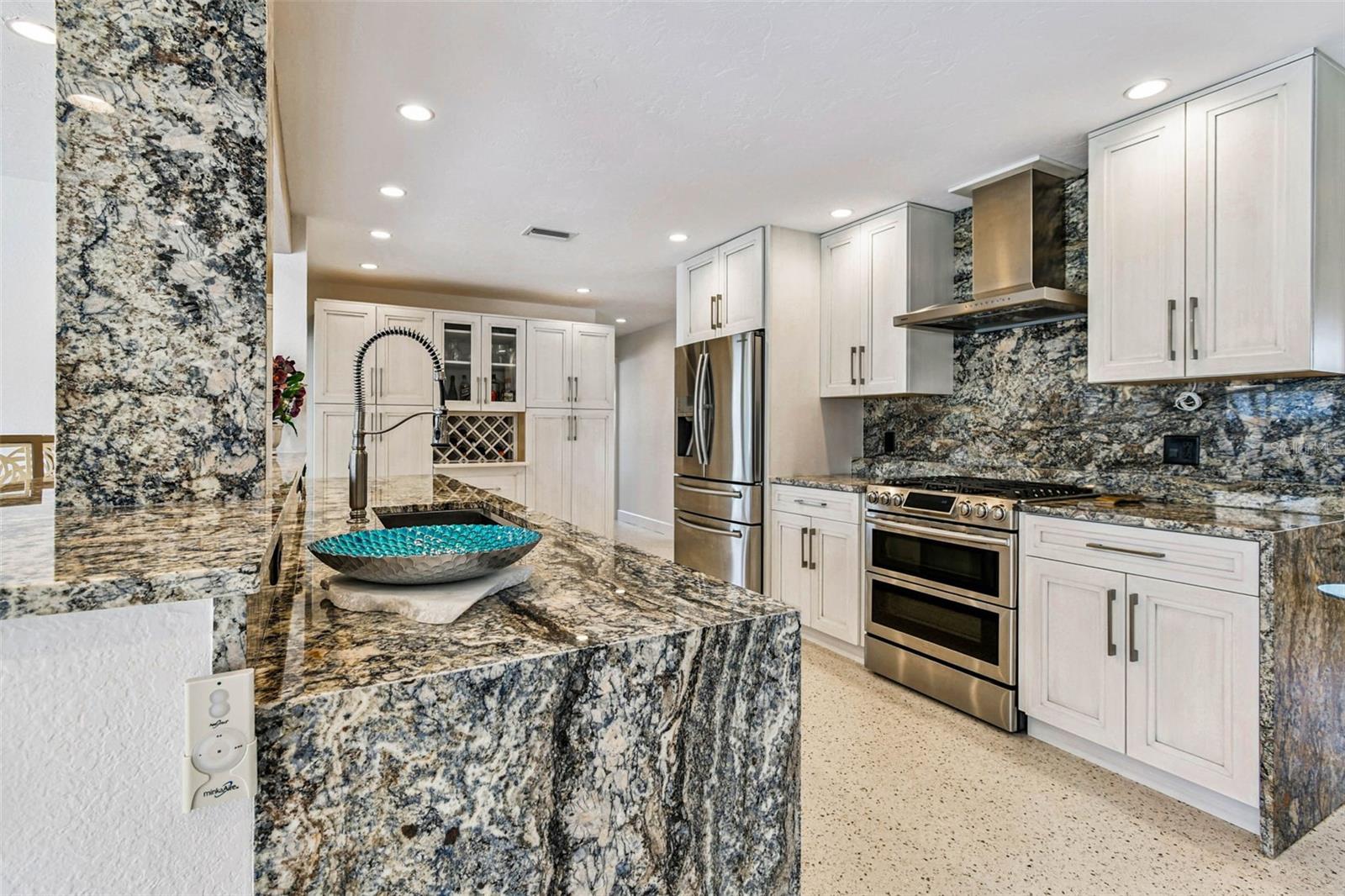 Image 21 of 94 For 4911 Bimini Drive