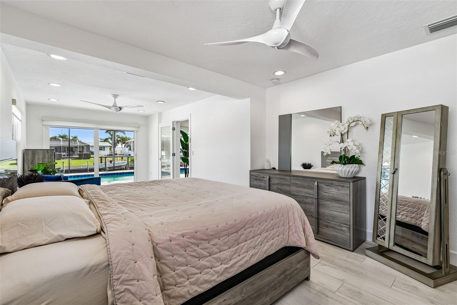 Image 40 of 94 For 4911 Bimini Drive