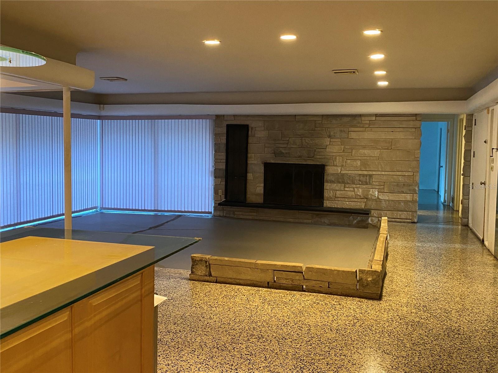 Image 12 of 57 For 3300 Mineola Drive