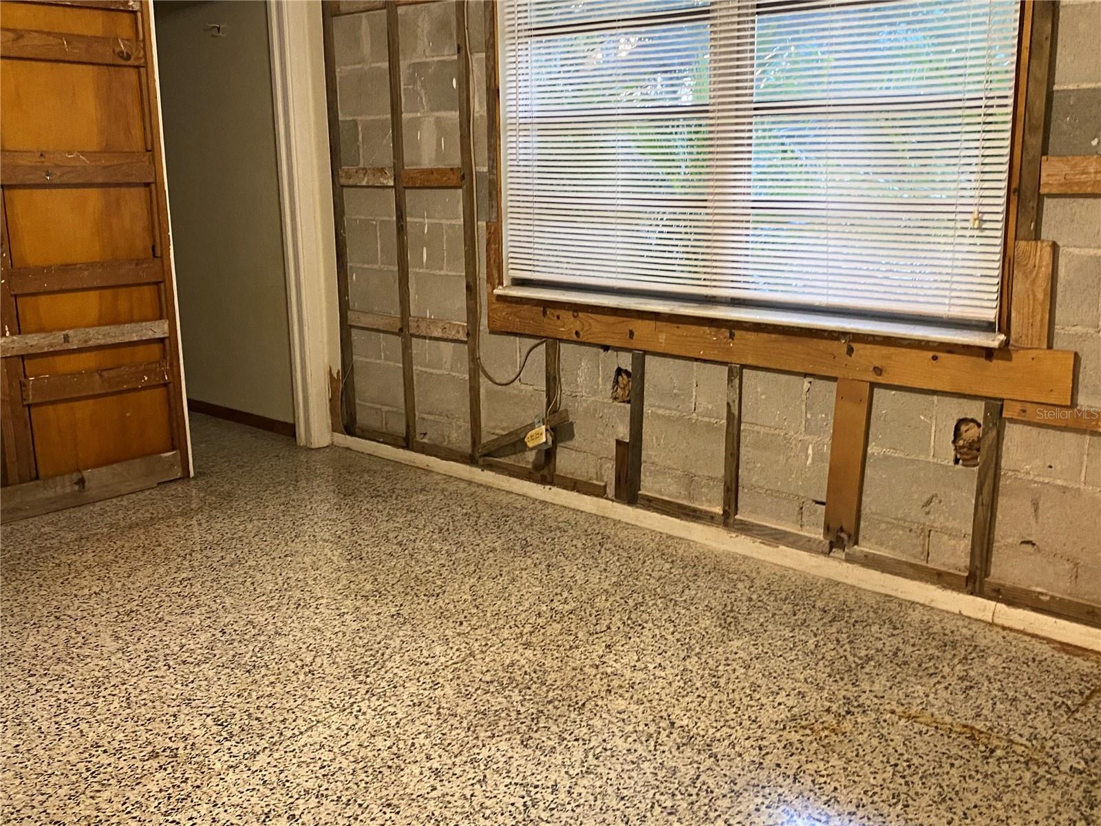 Image 23 of 57 For 3300 Mineola Drive