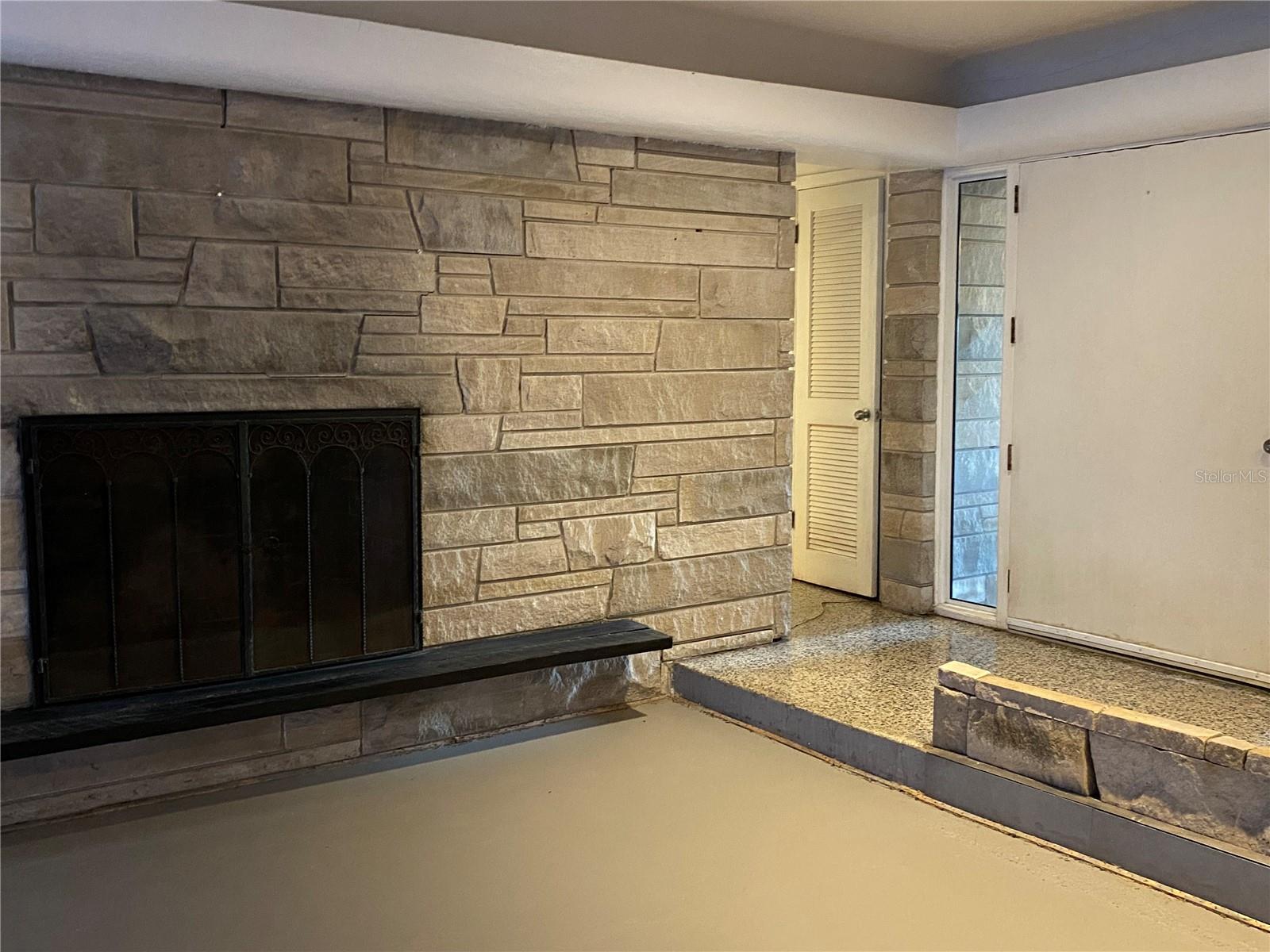 Image 9 of 57 For 3300 Mineola Drive