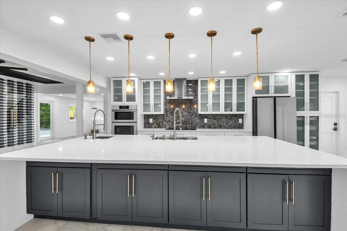 Image 11 of 61 For 5624 Cape Leyte Drive