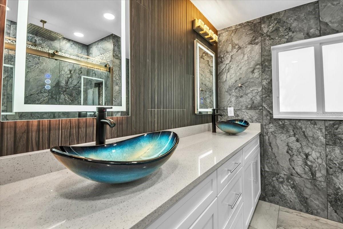 Image 34 of 61 For 5624 Cape Leyte Drive