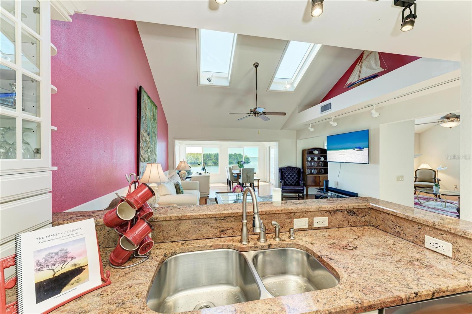 Image 32 of 94 For 12 Tidy Island Boulevard