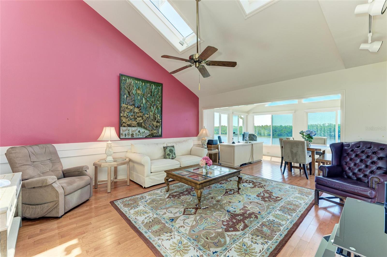 Image 33 of 94 For 12 Tidy Island Boulevard