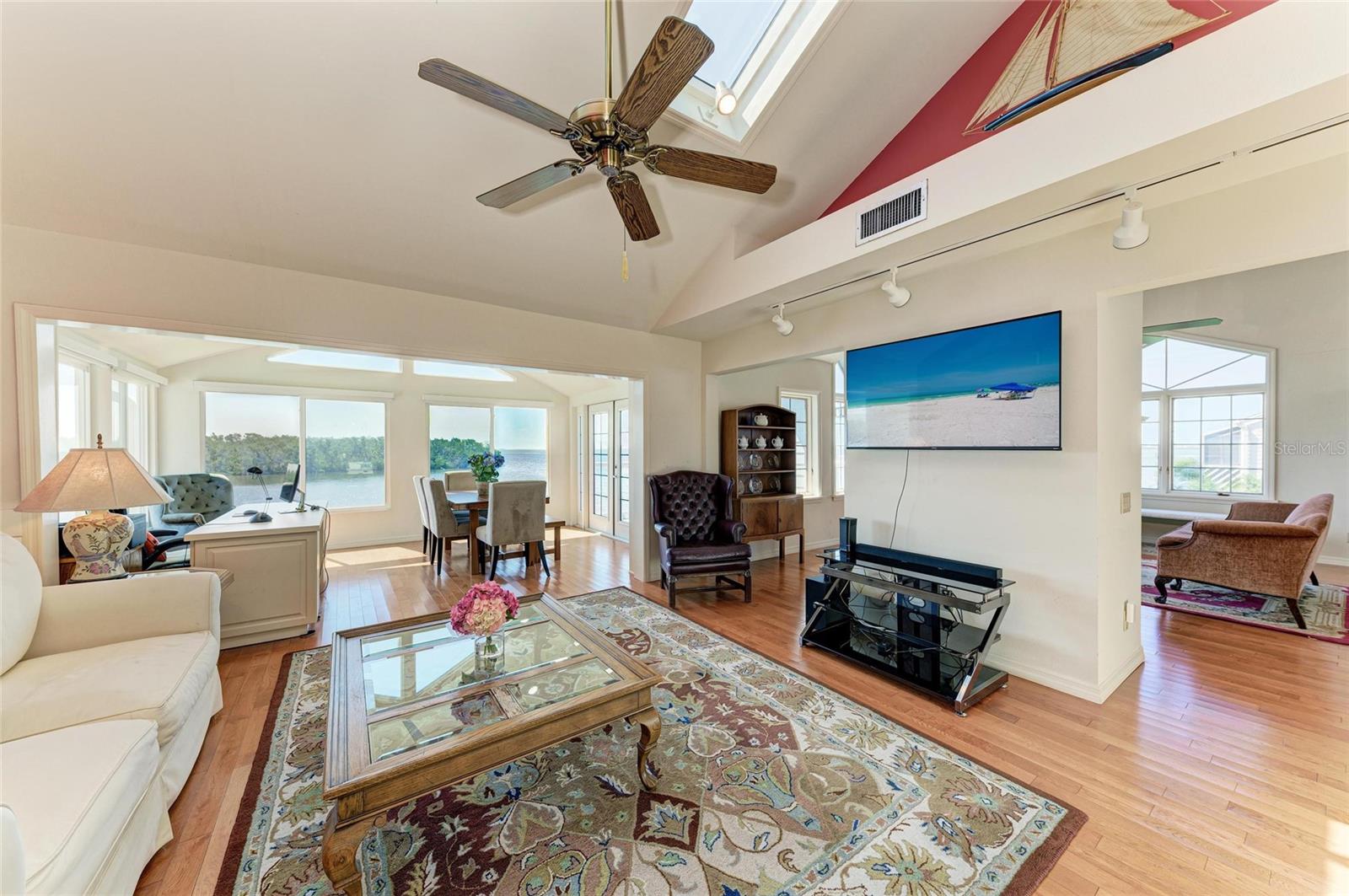 Image 34 of 94 For 12 Tidy Island Boulevard