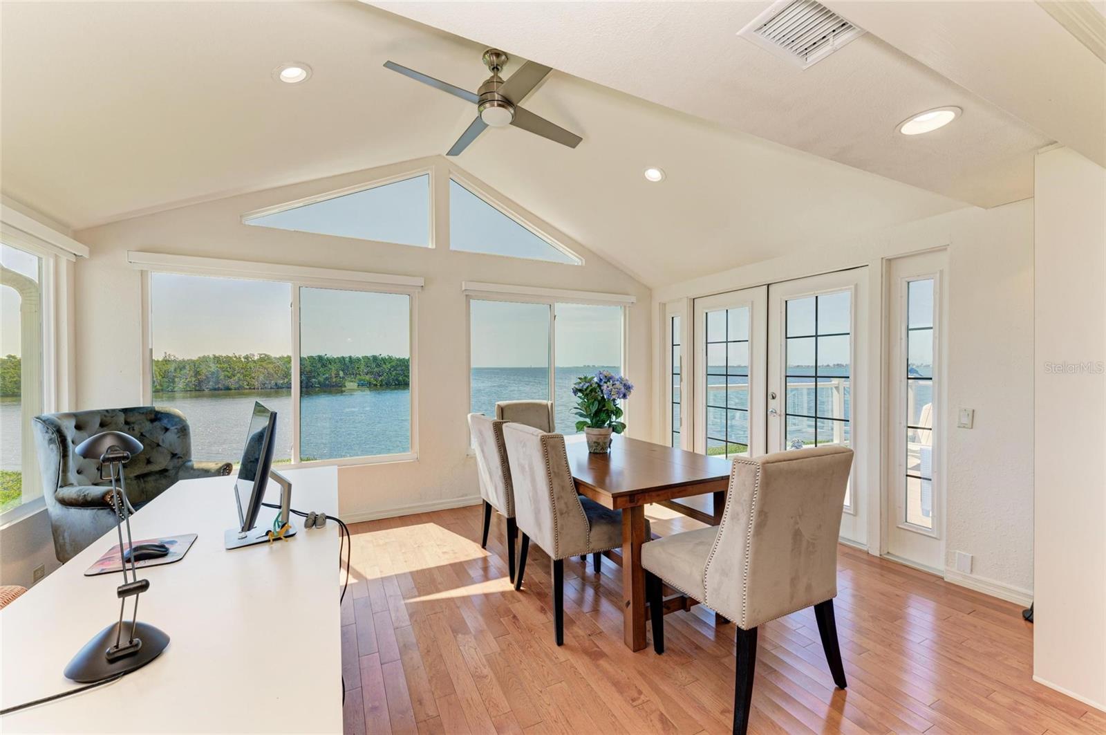 Image 38 of 94 For 12 Tidy Island Boulevard