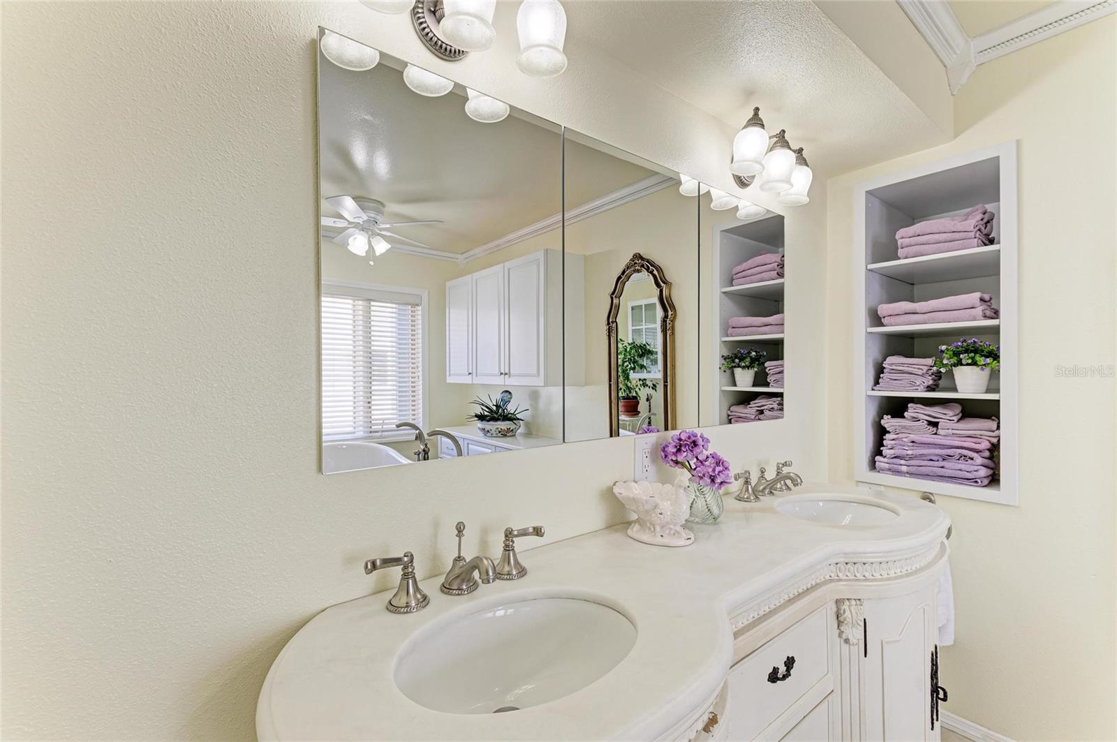 Image 44 of 94 For 12 Tidy Island Boulevard