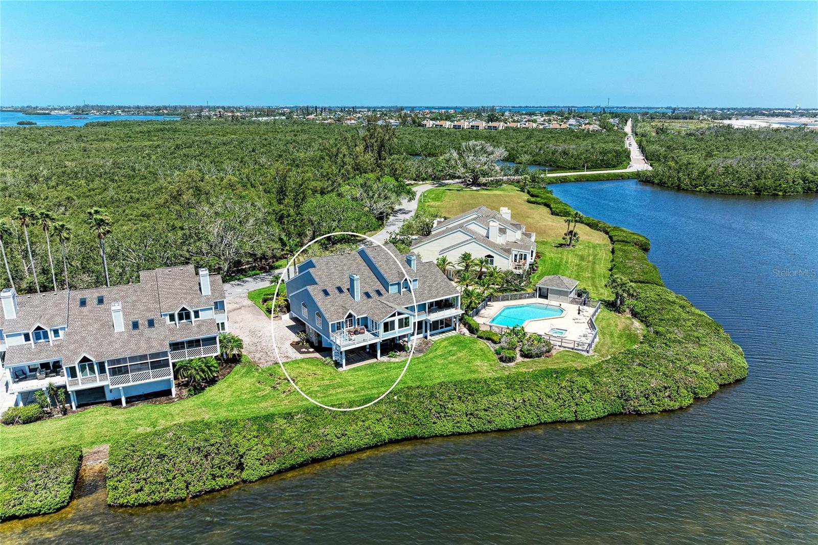 Image 5 of 94 For 12 Tidy Island Boulevard