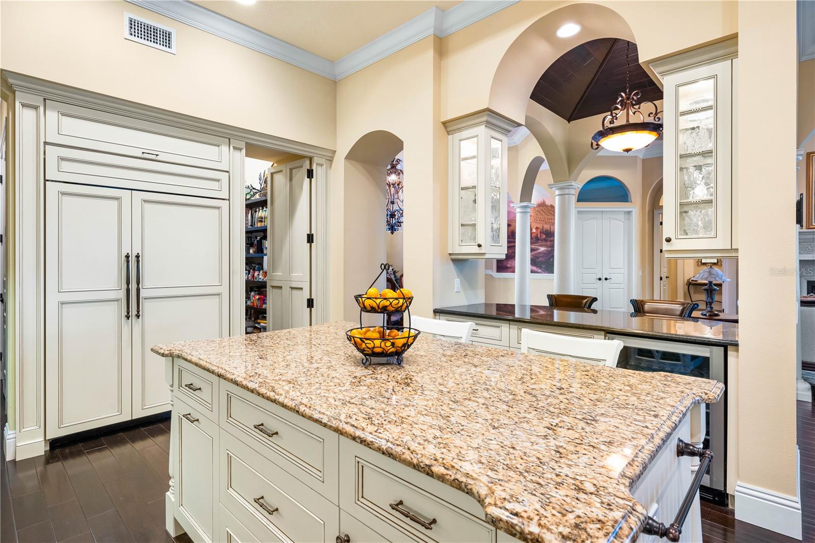 Listing photo id 21 for 8376 Catamaran Circle