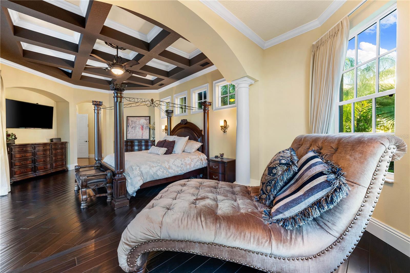 Listing photo id 35 for 8376 Catamaran Circle