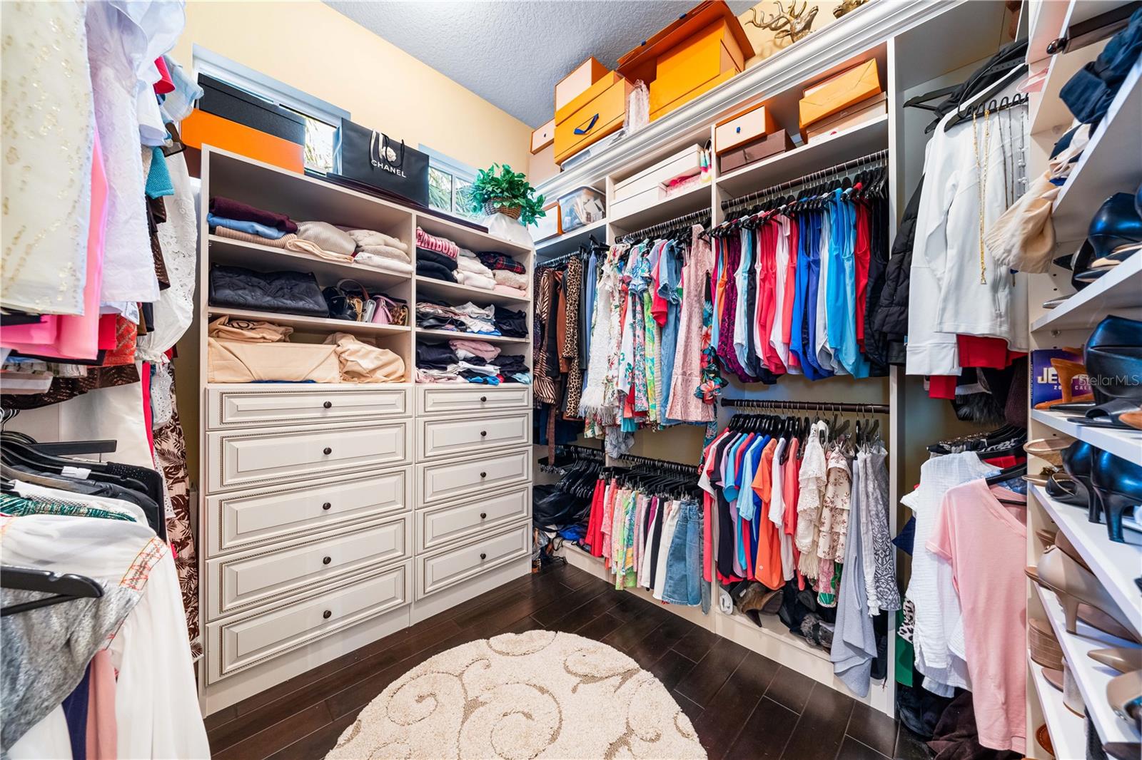 Listing photo id 40 for 8376 Catamaran Circle