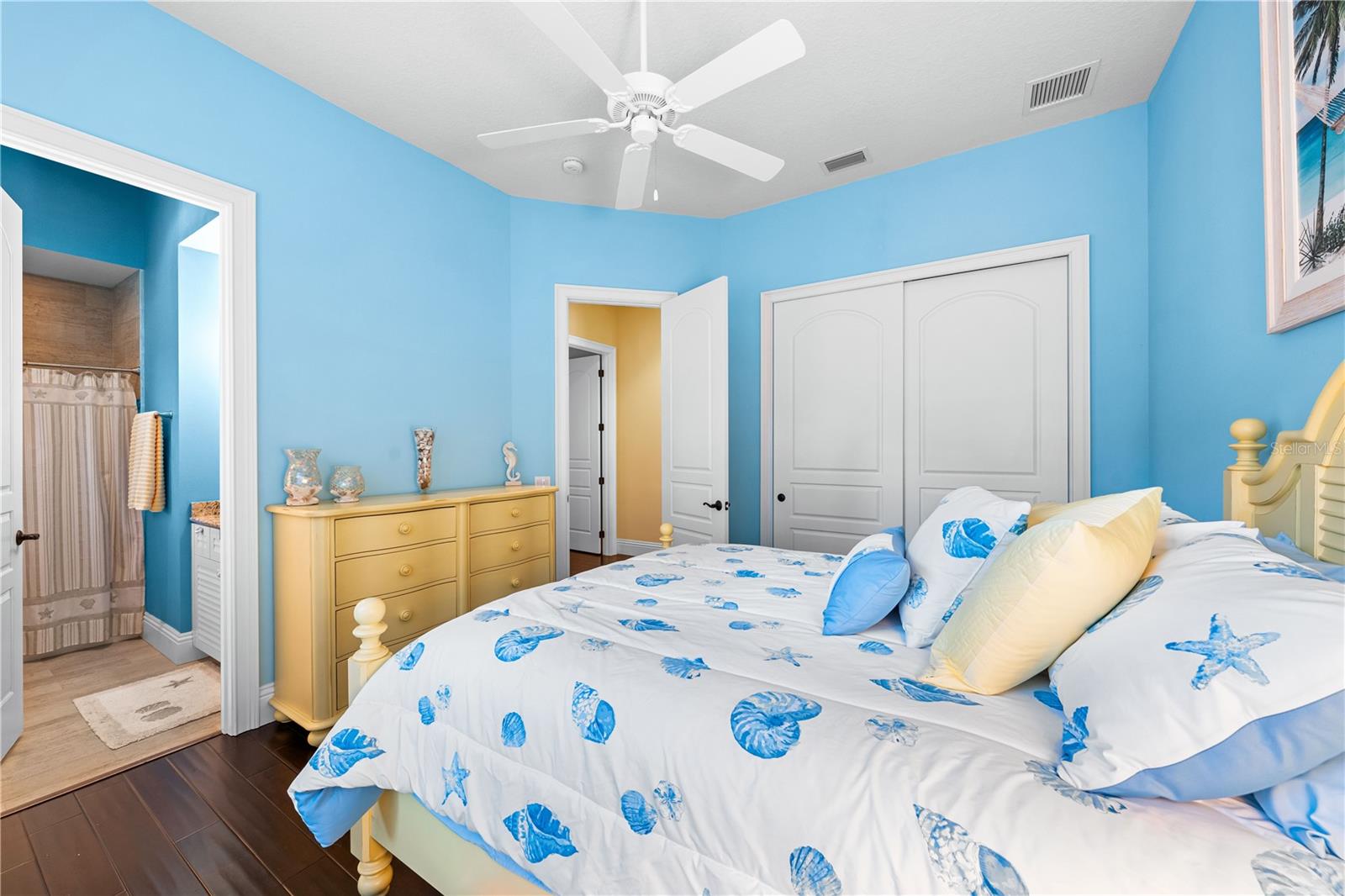 Listing photo id 48 for 8376 Catamaran Circle