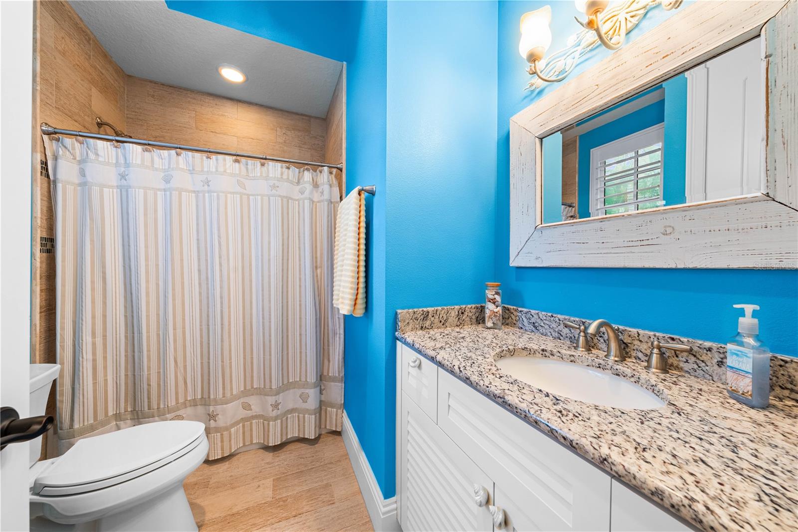 Listing photo id 49 for 8376 Catamaran Circle