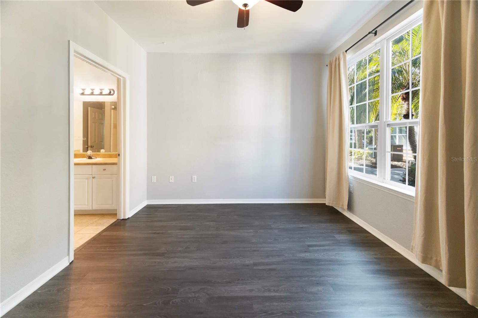 Image 30 of 62 For 5721 Soldier Circle 105