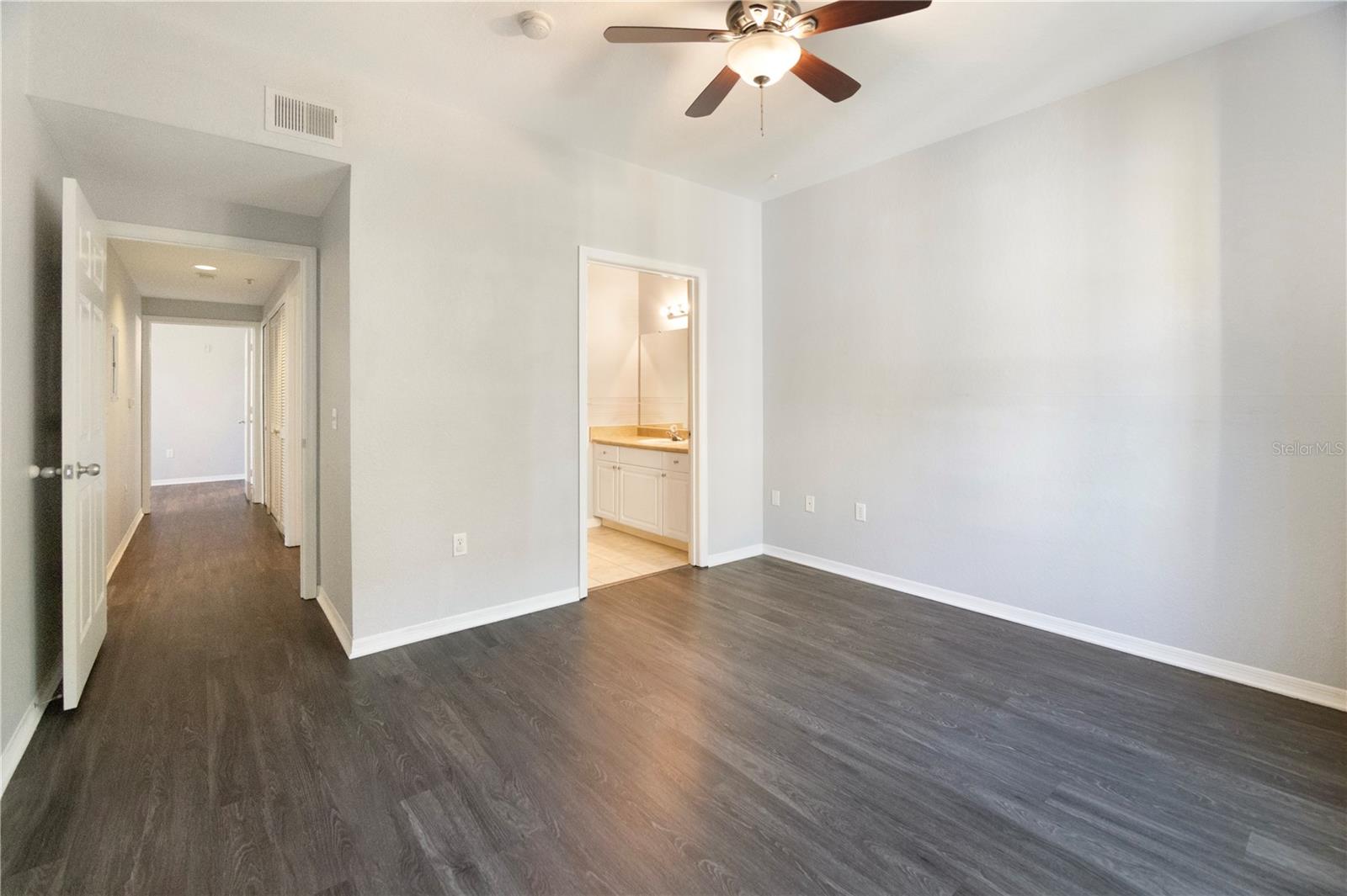 Image 32 of 62 For 5721 Soldier Circle 105