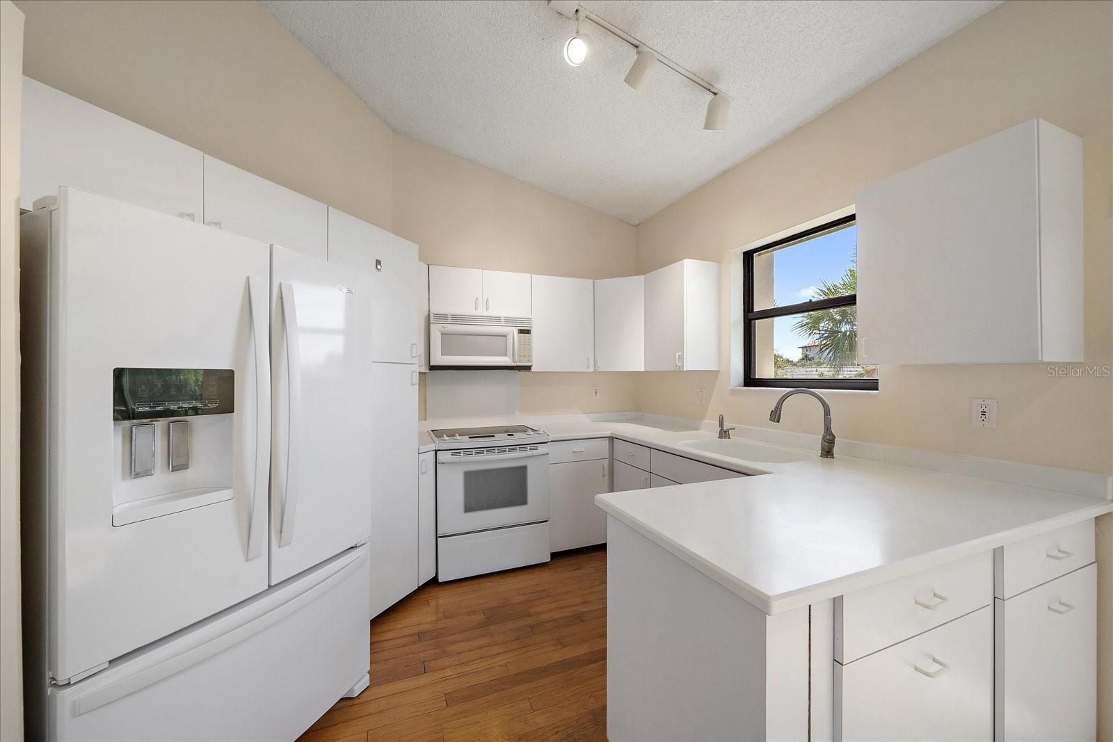 Image 9 of 44 For 5268 Heron Way 204