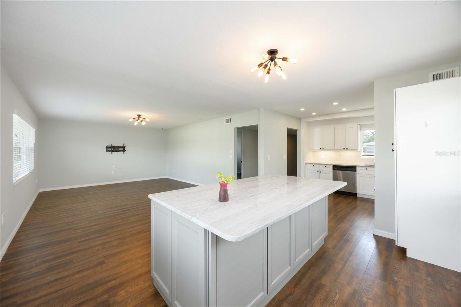 Image 6 of 31 For 85 Strathmore Boulevard