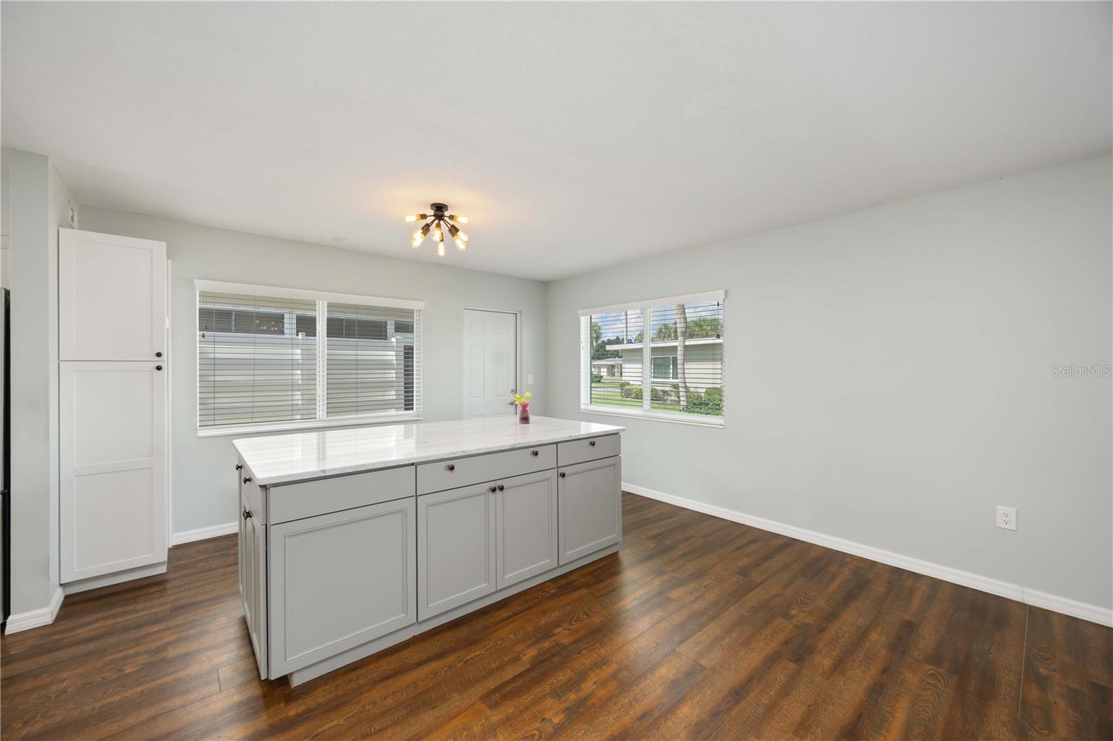 Image 7 of 31 For 85 Strathmore Boulevard