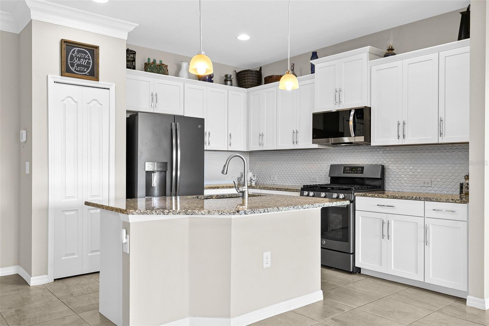 Image 15 of 37 For 1282 Backspin Drive