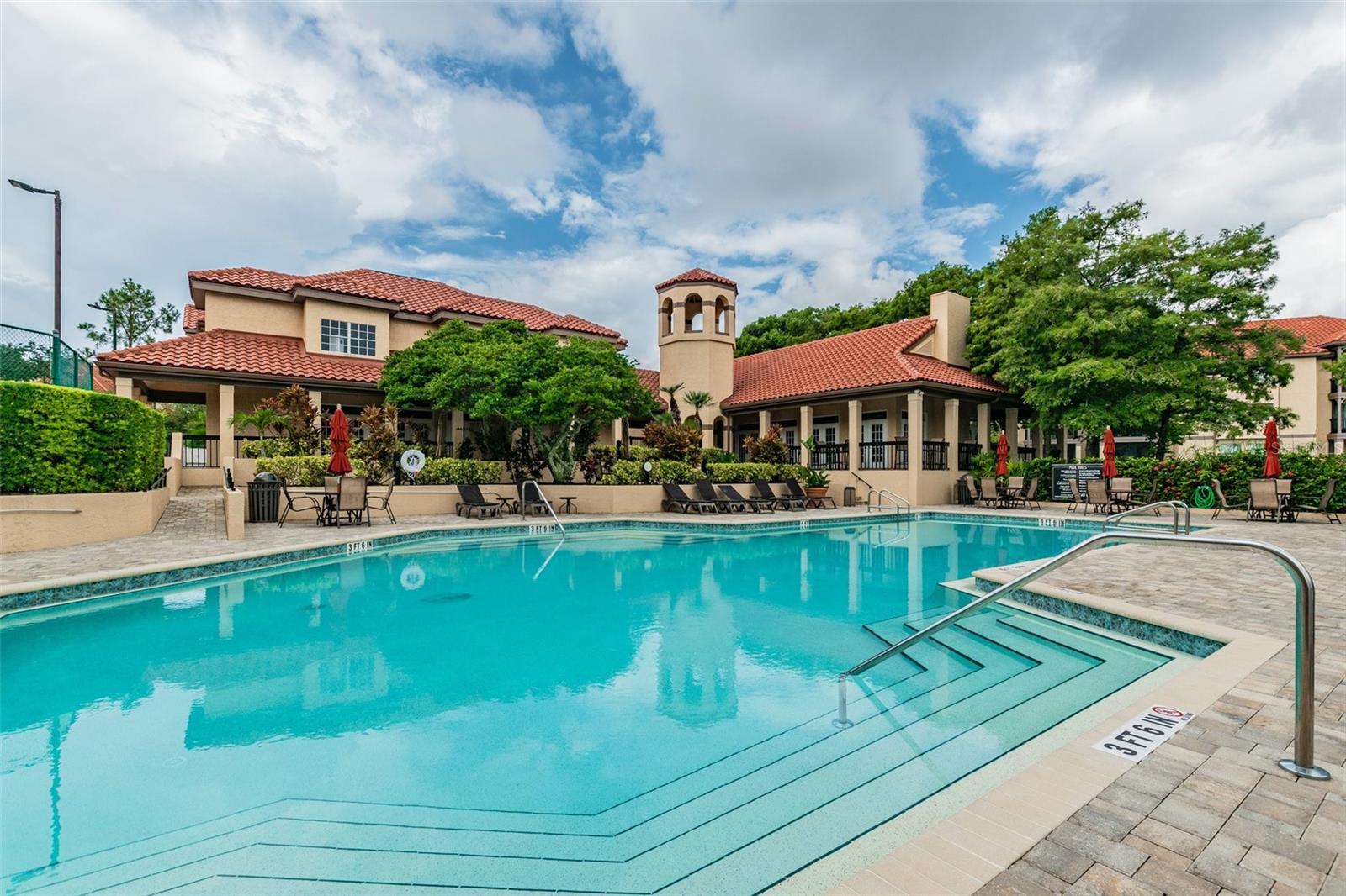 Image 18 of 21 For 2400 Feather Sound Drive 515