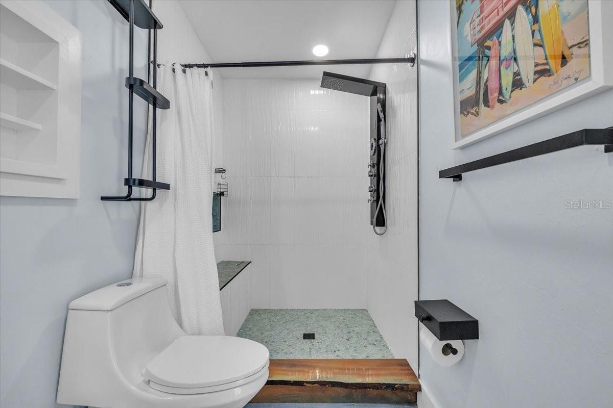 Listing photo id 42 for 9470 Colony Drive