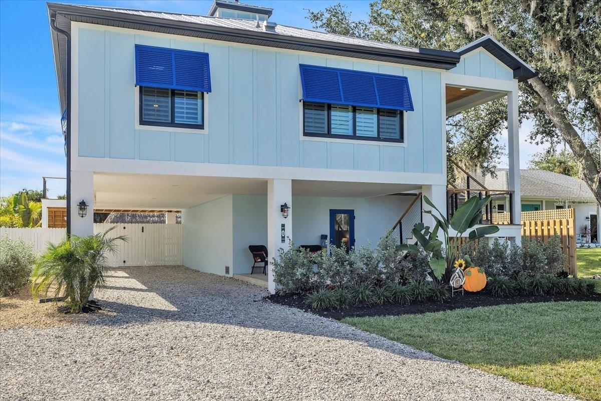 Listing photo id 3 for 9470 Colony Drive