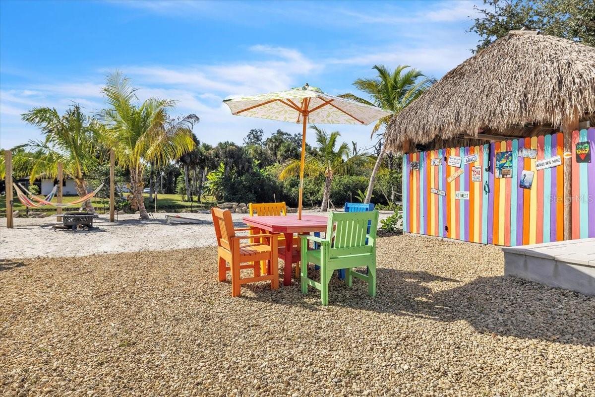 Listing photo id 52 for 9470 Colony Drive