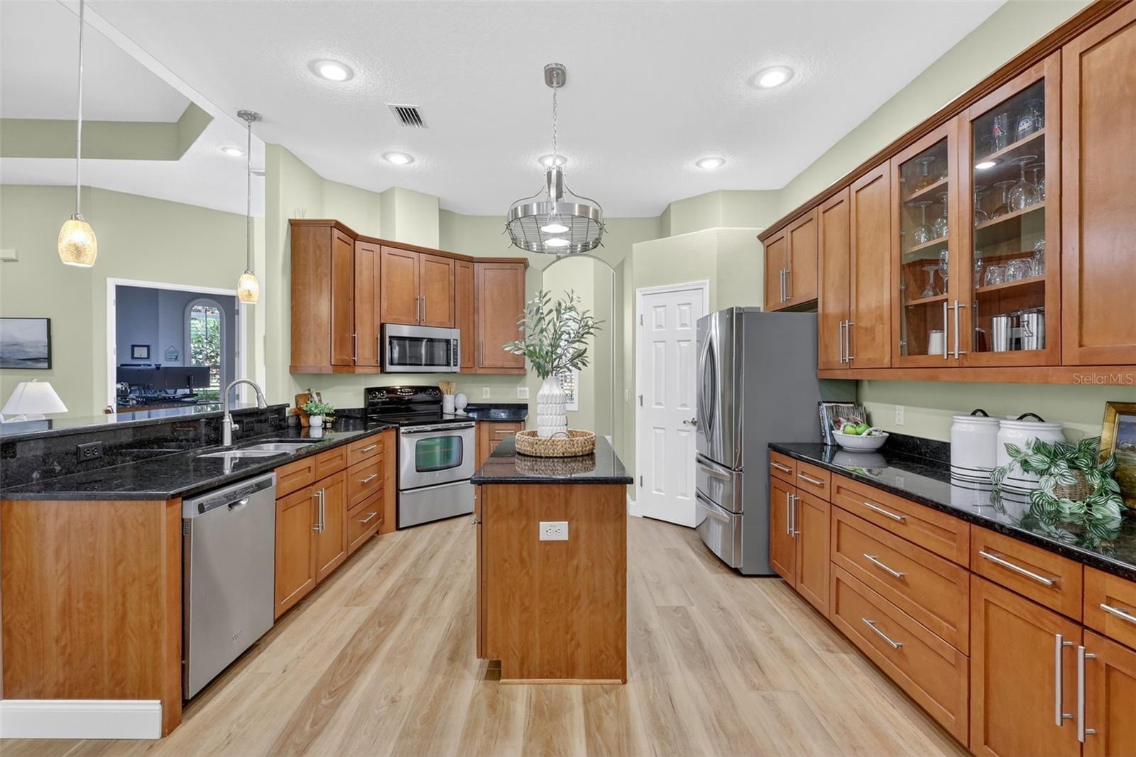 Image 31 of 75 For 14709 21st Avenue E