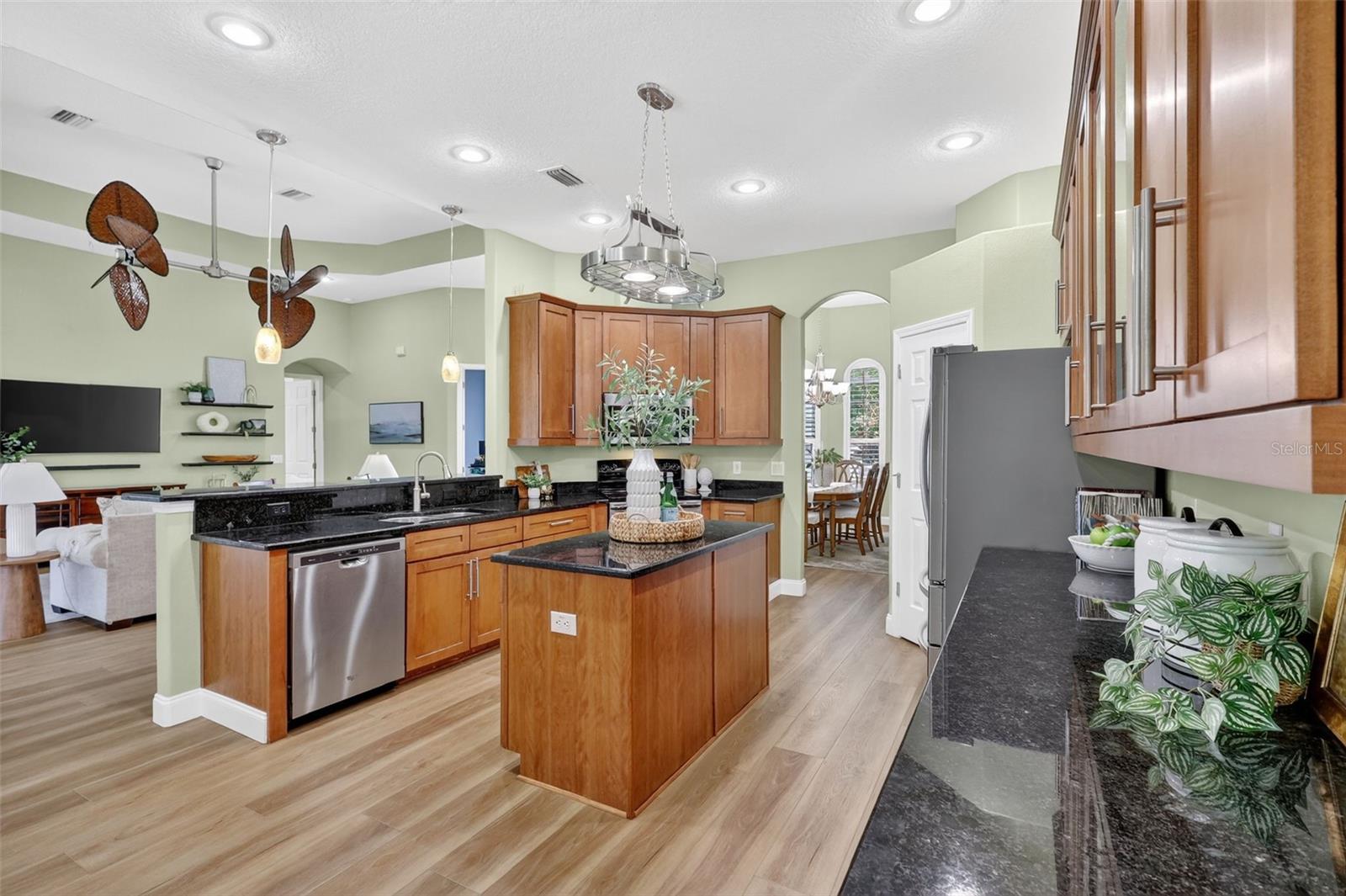 Image 32 of 75 For 14709 21st Avenue E