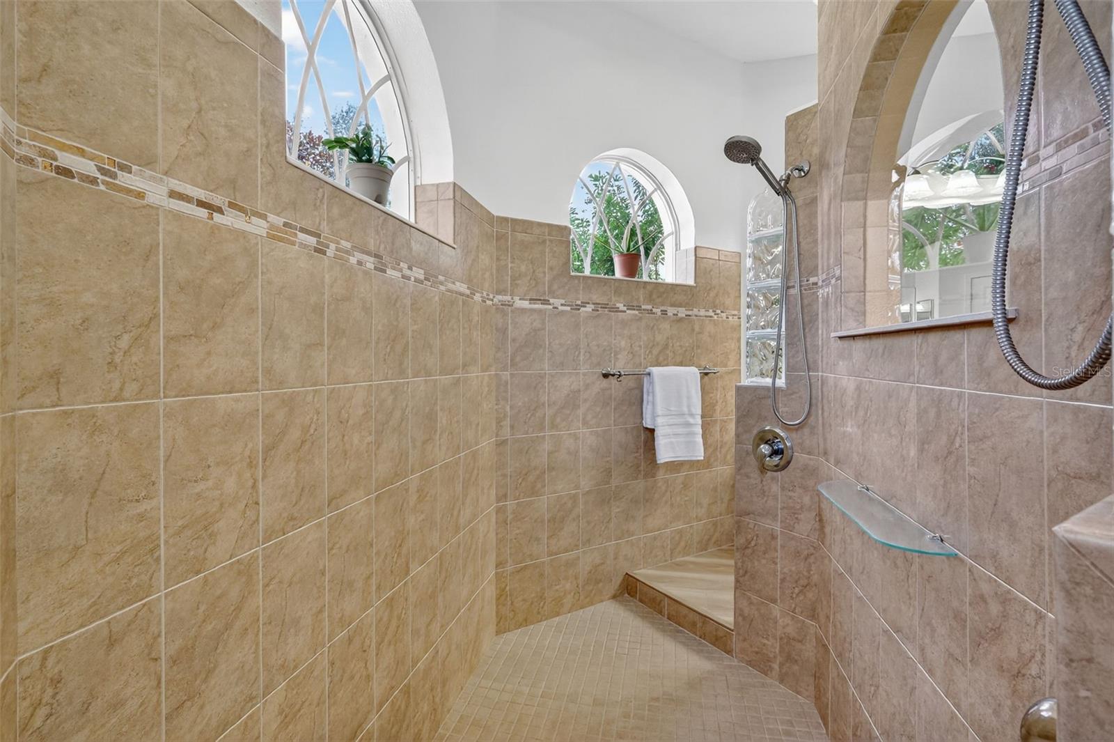 Image 46 of 75 For 14709 21st Avenue E