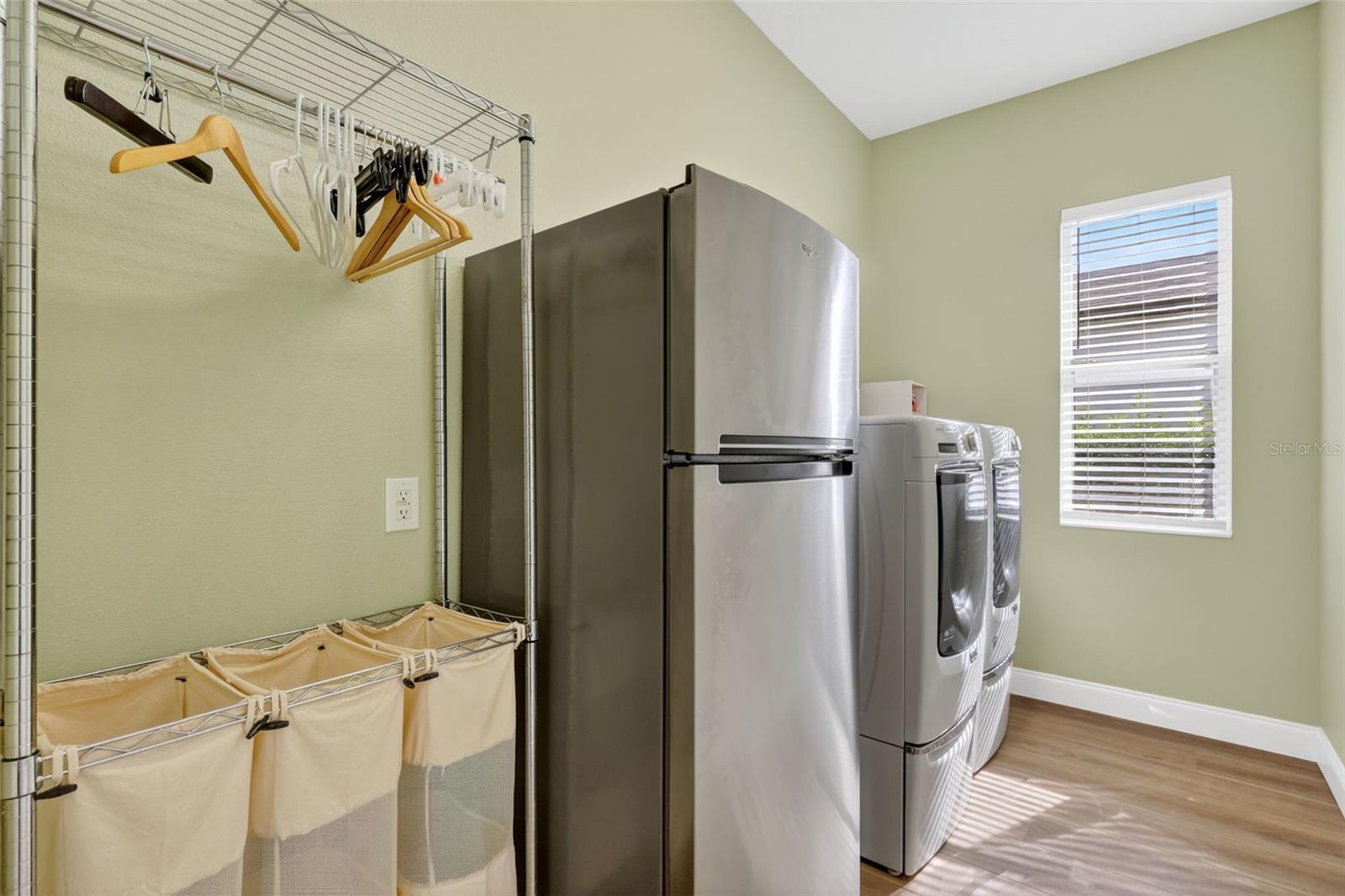 Image 60 of 75 For 14709 21st Avenue E