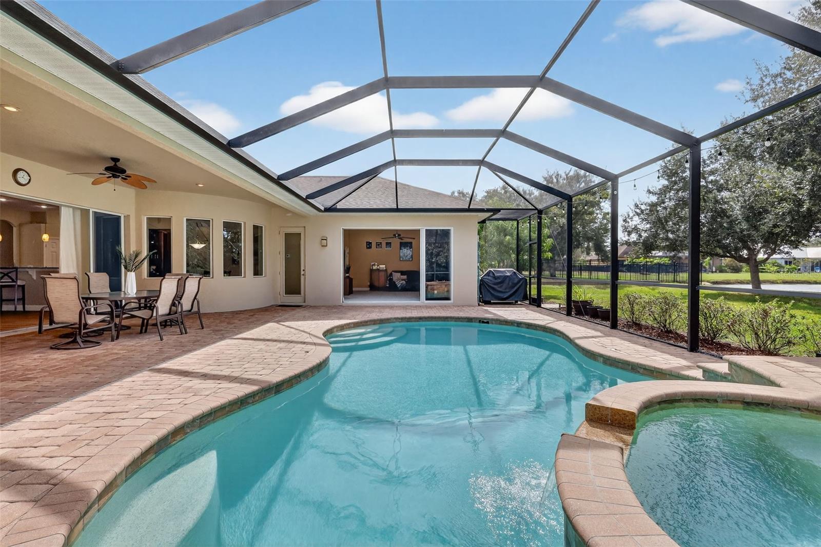 Image 7 of 75 For 14709 21st Avenue E