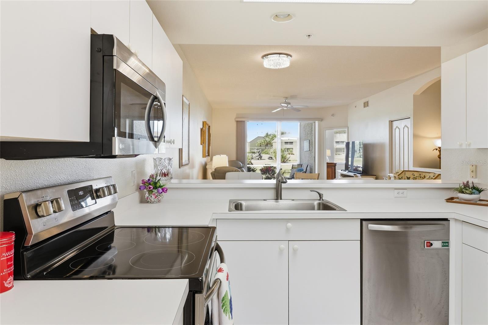 Image 7 of 75 For 5230 Hyland Hills Avenue 1315