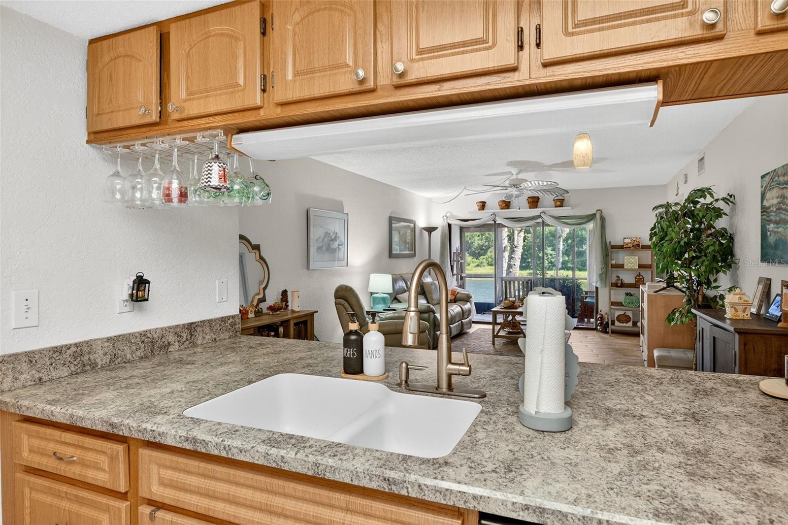 Image 13 of 26 For 4044 Oakview Drive F1-2