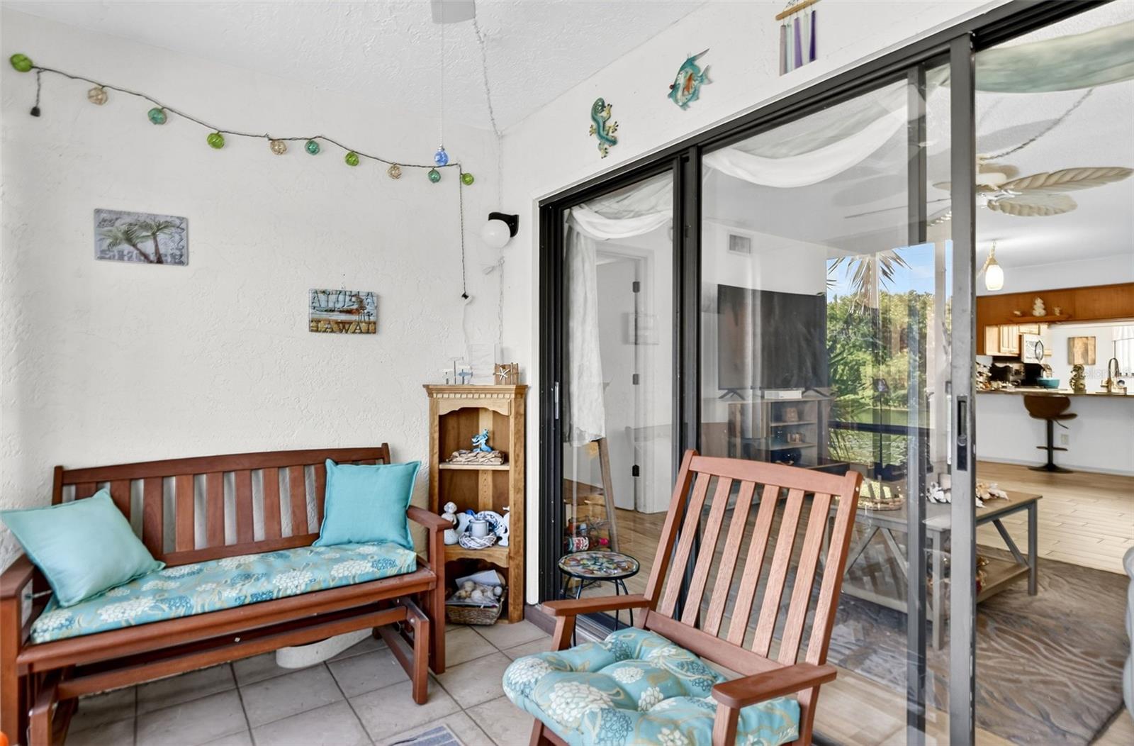 Image 23 of 26 For 4044 Oakview Drive F1-2