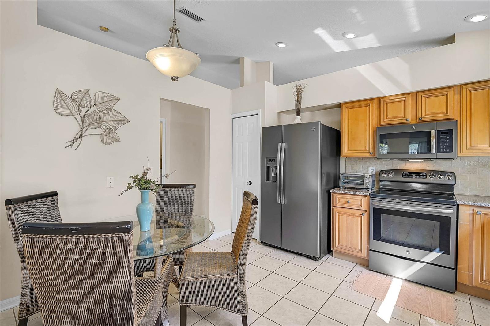 Image 7 of 33 For 4640 Sanibel Way